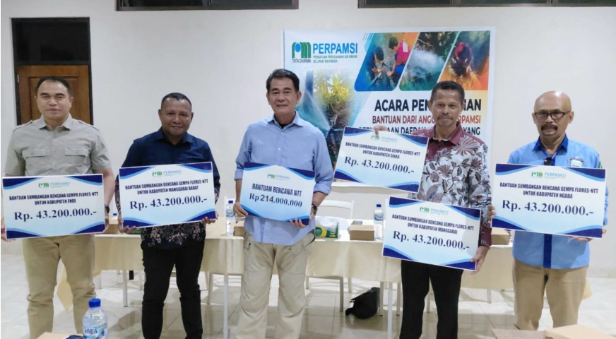 Persatuan Perusahaan Air Minum Seluruh Indonesia (Perpamsi) menyalurkan bantuan sebesar Rp214 juta kepada lima Perusahaan Umum Daerah (Perumda) Air Minum yang terdampak gempa bumi di Flores, NTT)